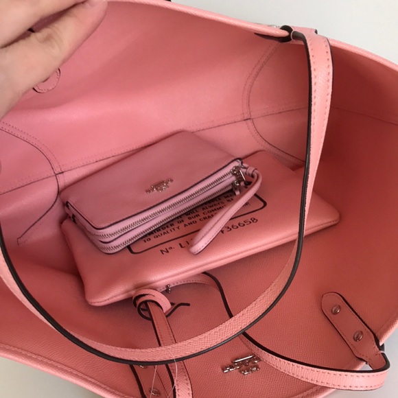 🌸🌸coach reversible tote set🌸 khaki/blush color - Picture 7 of 8